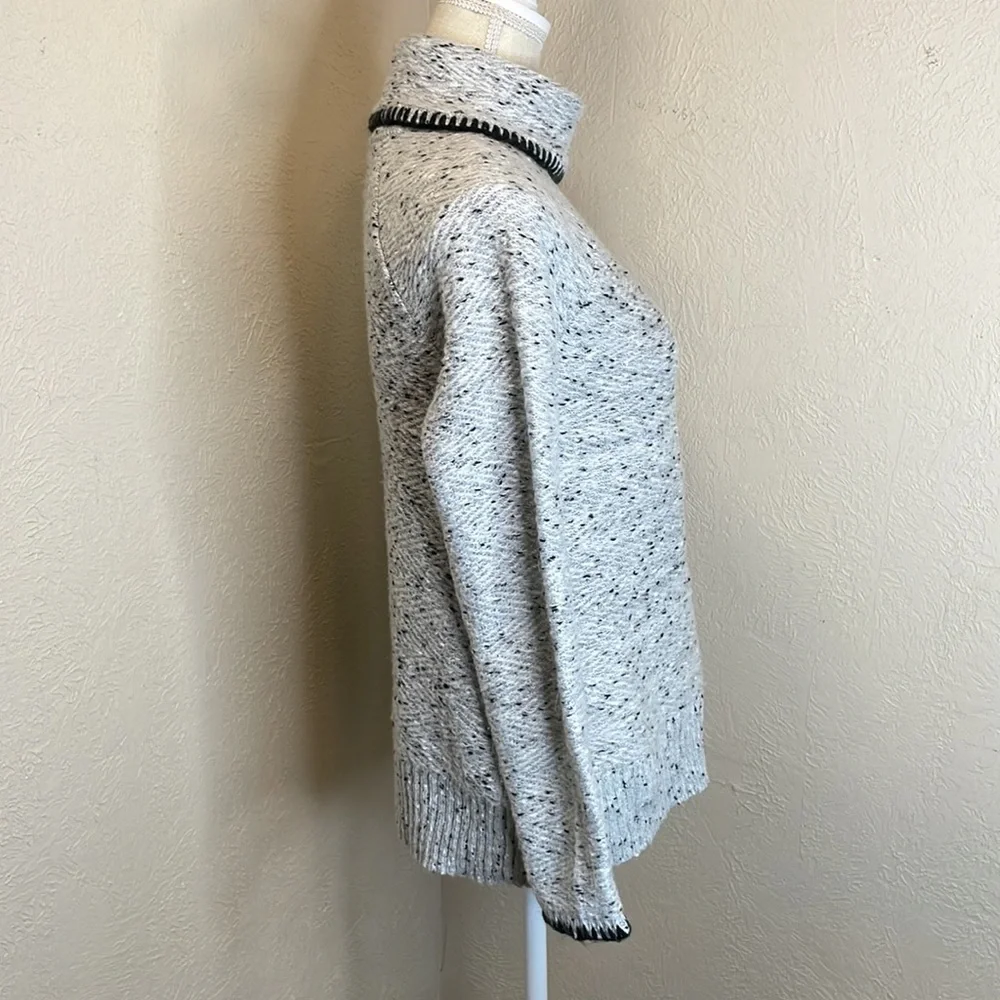 Cable & Gage Turtle Neck Sweater - Picture 3 of 9